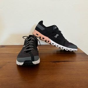 On Cloud Cloudflow Wide size 9